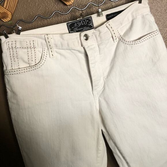 NYDJ White Jeans Size 6P - Picture 4 of 6